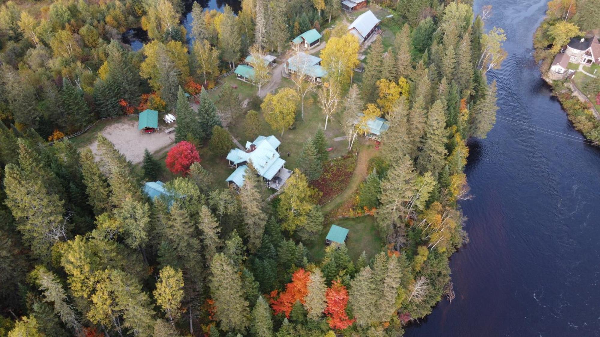 Domaine Le Bostonnais - Le Village En Bois Rond 라 튀크 외부 사진